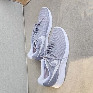 Women's Tanjun Tnnis Shoes